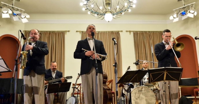 Magyar Nemzet: Békebeli időket idézett a Hot Jazz Band koncertje